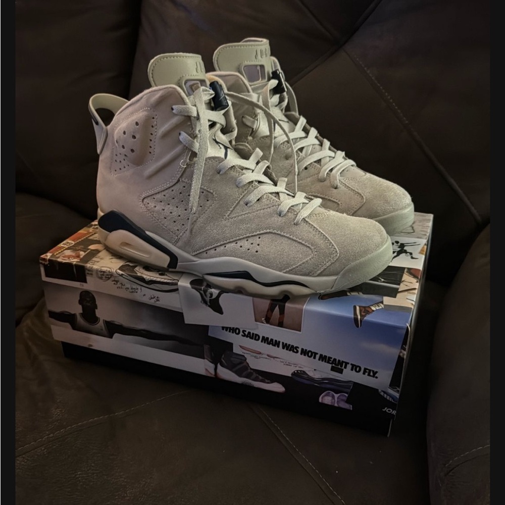 Jordan Retro Sneakers in Black and Gray